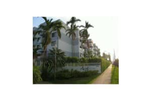8261 NW 8th St, Miami, FL 33126, Sold 05/26/15