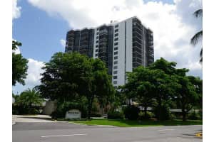 3375 N Country Club Dr, Miami, FL 33180, Sold 12/08/14