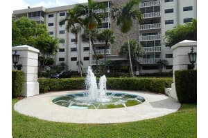 800 NE 195th St, Miami, FL 33179, Sold 01/12/15