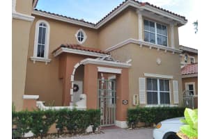 8422 NW 140th Terrace, Hialeah, FL 33016, Sold 12/05/14
