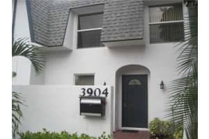 3904 SW 67th Terrace, Davie, FL 33314, Sold 11/07/14
