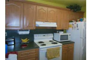 10290 NW 9th St Cir, Miami, FL 33172, Sold 02/23/15