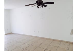 465 Ocean Dr, Miami Beach, FL 33139, Sold 03/12/15