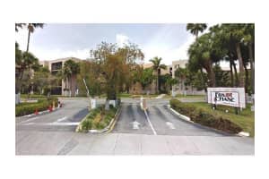 8625 NW 8th St, Miami, FL 33126, Sold 02/09/15