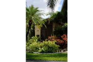 945 NW 106th Ave, Miami, FL 33172, Sold 12/23/16