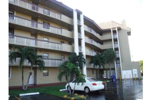 10288 NW 9th St Cir, Miami, FL 33172, Sold 02/26/15