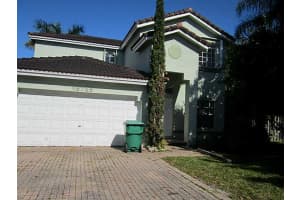 16725 SW 90th St, Miami, FL 33196, Sold 01/16/15