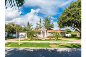 2525 NE 207th St, Aventura, FL 33180, Sold 12/29/15