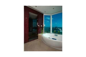 300 South Pointe Dr, Miami Beach, FL 33139, Sold 01/19/16