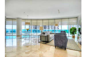 Add Building Entrance, 2127 Brickell Ave, Miami, FL 33129, Sold 08/25/16