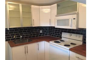 1050 SE 15th St, Fort Lauderdale, FL 33316, Sold 02/12/16