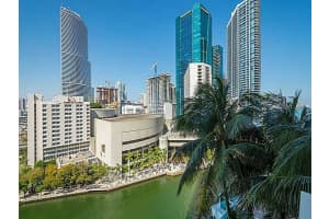 31 SE 5th St, Miami, FL 33131, Sold 05/26/15
