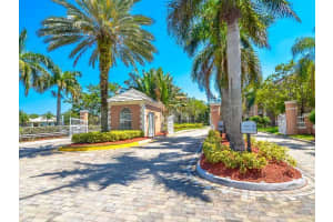 720 SW 111th Ave, Pembroke Pines, FL 33025, Sold 05/07/15