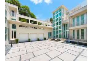 94 Lagorce Cir, Miami Beach, FL 33141, Sold 06/20/17