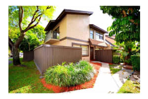 2251 Bayberry Dr, Pembroke Pines, FL 33024, Sold 05/20/15