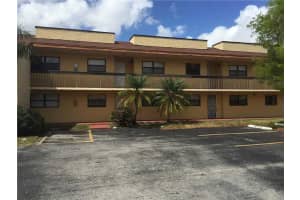 8885 Fontainebleau Blvd, Miami, FL 33172, Sold 07/27/15