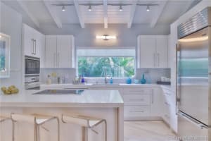 253 N Coconut Ln, Miami Beach, FL 33139, Sold 02/16/17