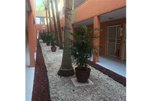 5 Olive Dr, Hialeah, FL 33010, Sold 09/22/15