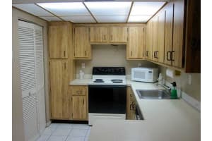13956 NE 4th Ave a4, Miami, FL 33161, Sold 10/15/15