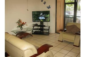 8635 NW 8th St, Miami, FL 33126, Sold 05/29/15