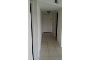 8517 NW 7th St, Miami, FL 33126, Sold 10/28/15