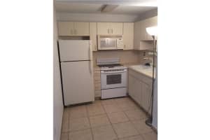 8321 NW 7th St, Miami, FL 33126, Sold 06/17/15