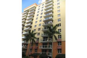 5085 NW 7th St, Miami, FL 33126, Sold 09/21/15