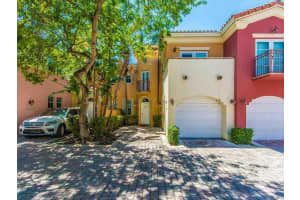 18440 NE 30th Ct, Aventura, FL 33160, Sold 08/13/15