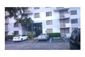 8261 NW 8th St, Miami, FL 33126, Sold 05/13/16