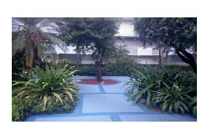 8261 NW 8th St, Miami, FL 33126, Sold 05/13/16