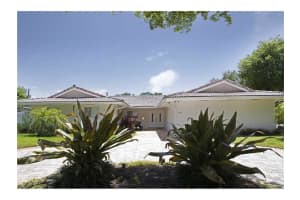 2210 NE 202nd St, Miami, FL 33180, Sold 10/13/15