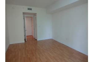 218 SE 14th St, Miami, FL 33131, Sold 09/18/15