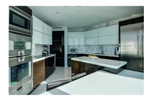 300 South Pointe Dr, Miami Beach, FL 33139, Sold 05/12/16