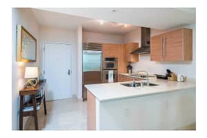 218 SE 14th St, Miami, FL 33131, Sold 09/18/15