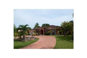 8233 SW 193rd St, Cutler Bay, FL 33157, Sold 08/11/15