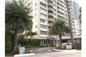 1420 Brickell Bay Dr, Miami, FL 33131, Sold 10/15/15