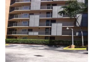 3301 N Country Club Dr, Miami, FL 33180, Sold 10/30/15