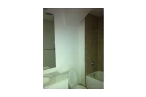 17 E Flagler St #219, Miami, FL 33131, Sold 10/27/15