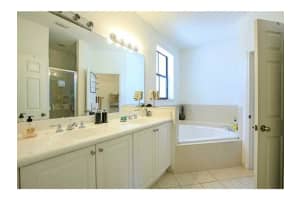 3270 NW 103rd Path, Doral, FL 33172, Sold 12/04/15