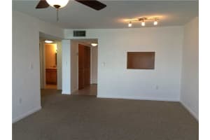 7928 West Dr, North Bay Village, FL 33141, Sold 12/03/15
