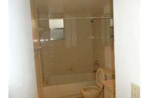 17000 NW 67th Ave, Hialeah, FL 33015, Sold 12/15/15