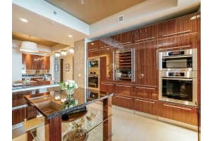 2711 S Ocean Dr, Hollywood, FL 33019, Sold 01/12/16