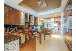 2711 S Ocean Dr, Hollywood, FL 33019, Sold 01/12/16
