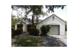 8165 NW 187th Terrace, Hialeah, FL 33015, Sold 09/04/15