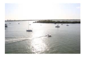 7928 West Dr, North Bay Village, FL 33141, Sold 01/22/16