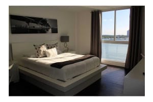 7928 West Dr, North Bay Village, FL 33141, Sold 01/22/16