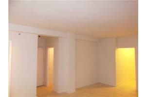 3030 Collins Ave #2d, Miami Beach, FL 33140, Sold 11/02/15