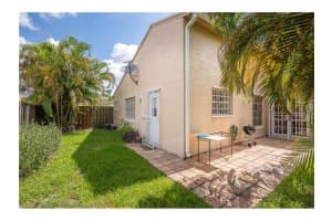 18864 NW 63rd Ct, Hialeah, FL 33015, Sold 09/25/15
