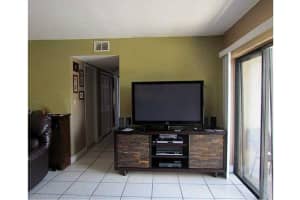 8500 NW 8th St, Miami, FL 33126, Sold 09/21/15