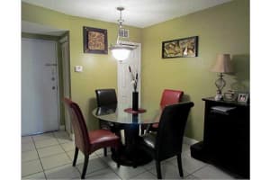 8500 NW 8th St, Miami, FL 33126, Sold 09/21/15